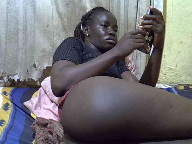 black-beauty webcam