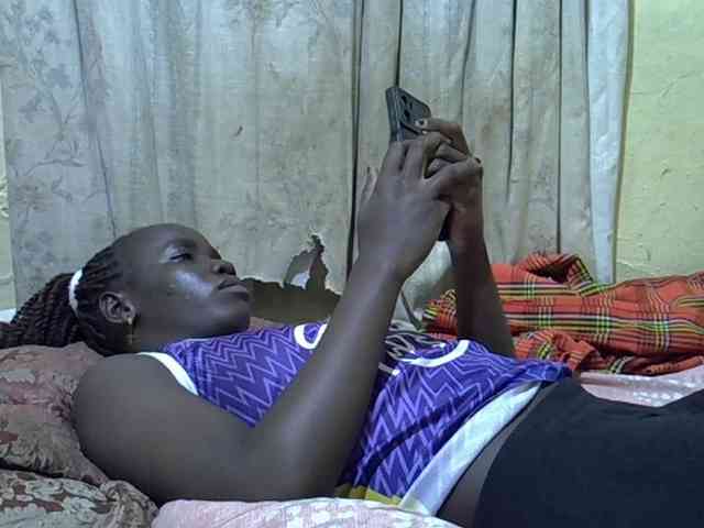 black-beauty webcam