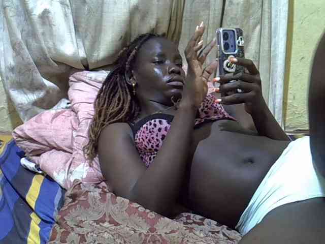 black-beauty webcam