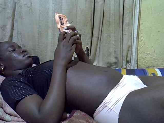 black-beauty webcam