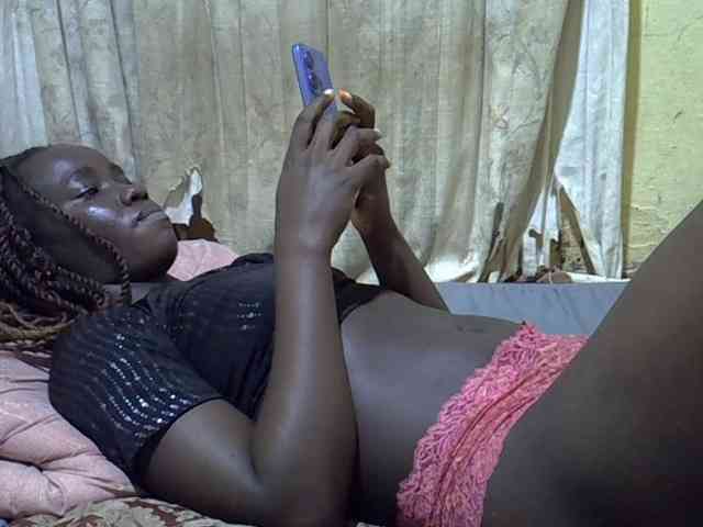 black-beauty webcam