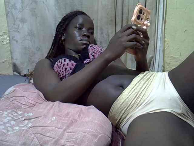 black-beauty webcam