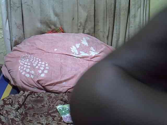 black-beauty webcam