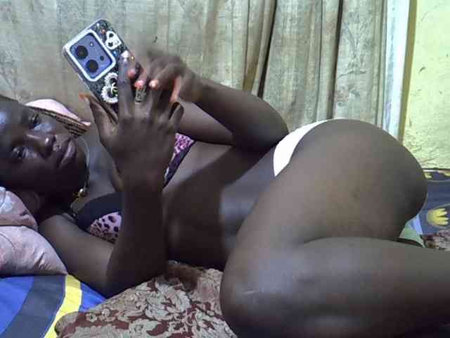 black-beauty webcam