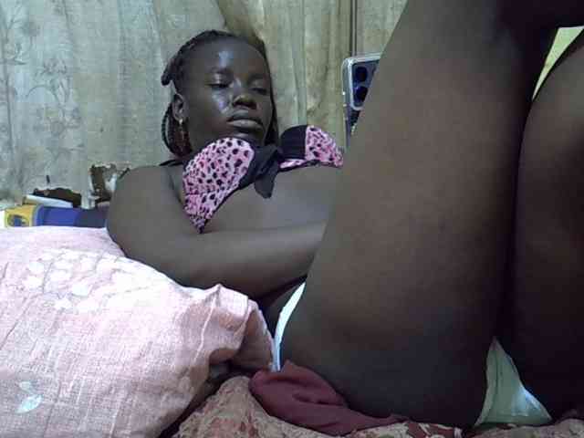 black-beauty webcam
