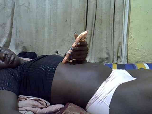 black-beauty webcam