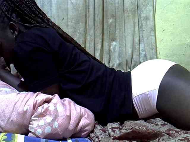black-beauty webcam