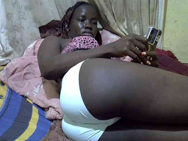 black-beauty webcam