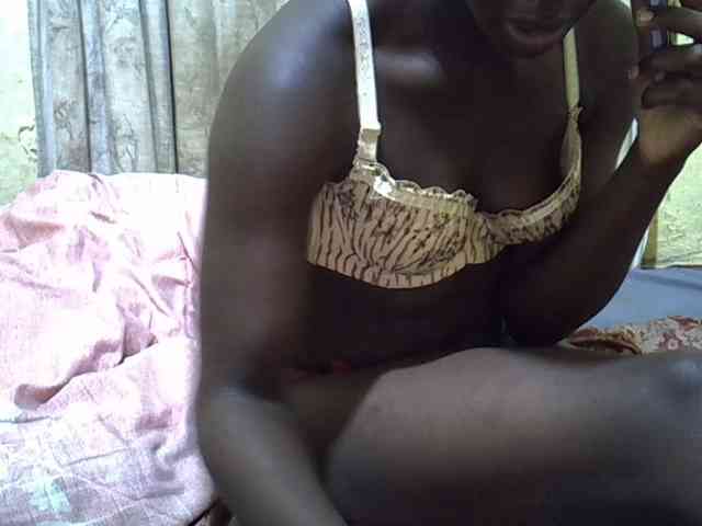 black-beauty webcam