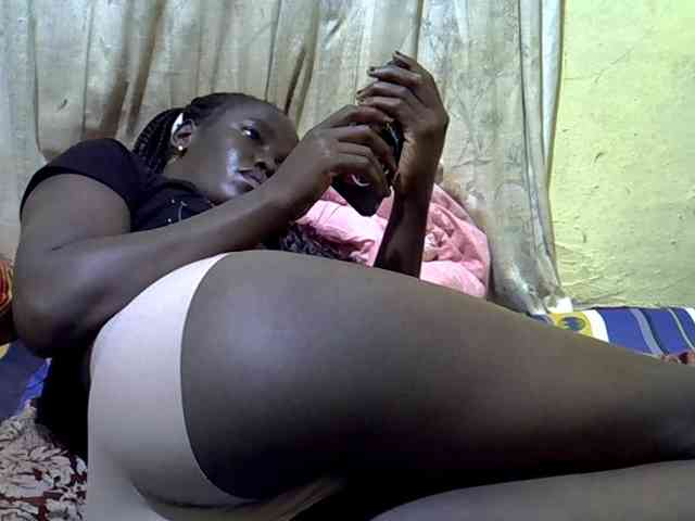black-beauty webcam