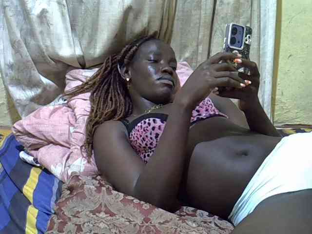 black-beauty webcam