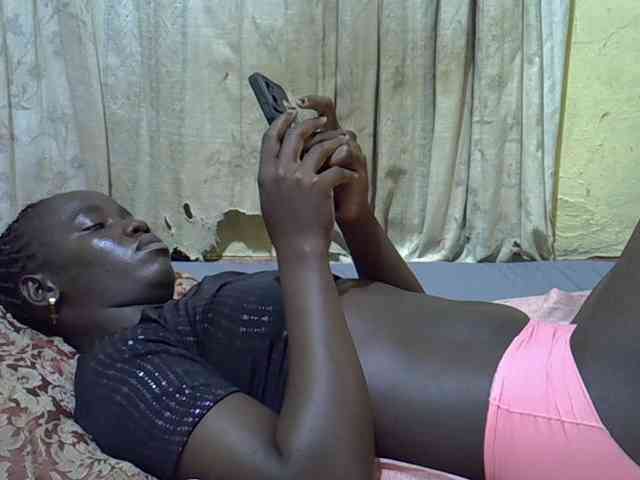 black-beauty webcam
