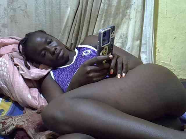 black-beauty webcam