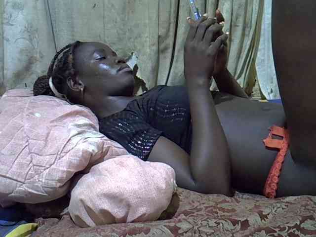 black-beauty webcam