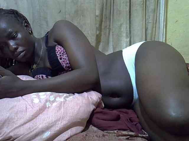 black-beauty webcam