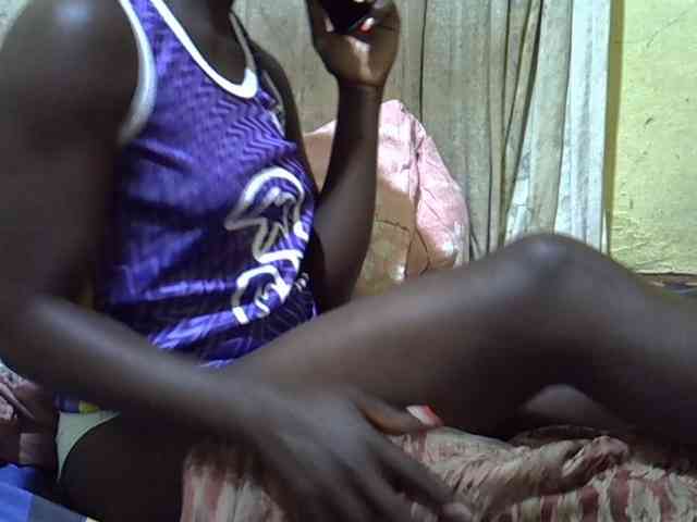 black-beauty webcam