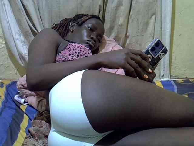 black-beauty webcam