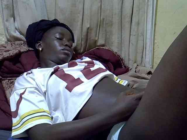 black-beauty webcam
