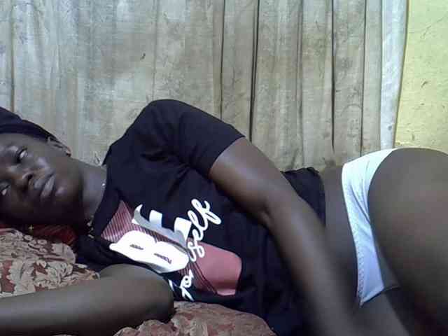 black-beauty webcam