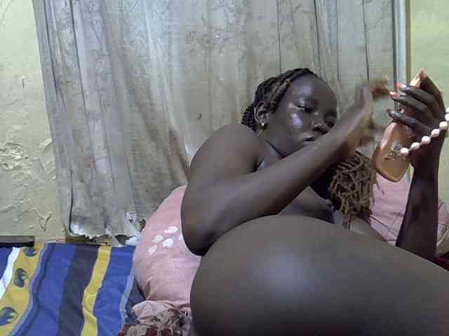 black-beauty webcam