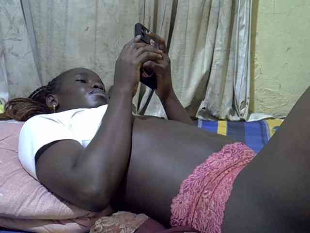 black-beauty webcam