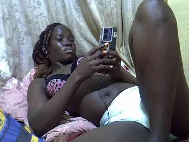 black-beauty webcam