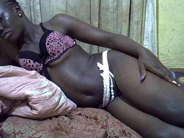 black-beauty webcam