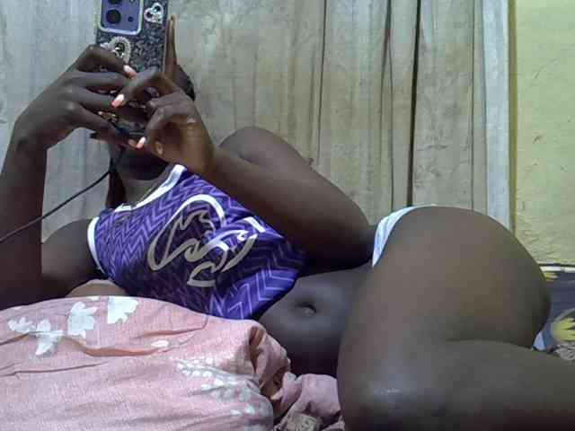 black-beauty webcam