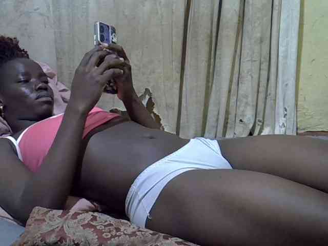 black-beauty webcam