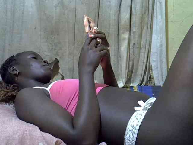 black-beauty webcam