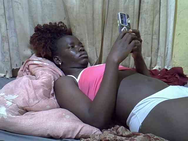 black-beauty webcam