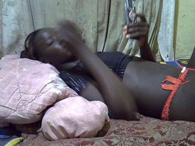 black-beauty webcam