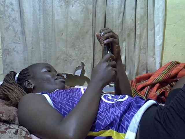 black-beauty webcam