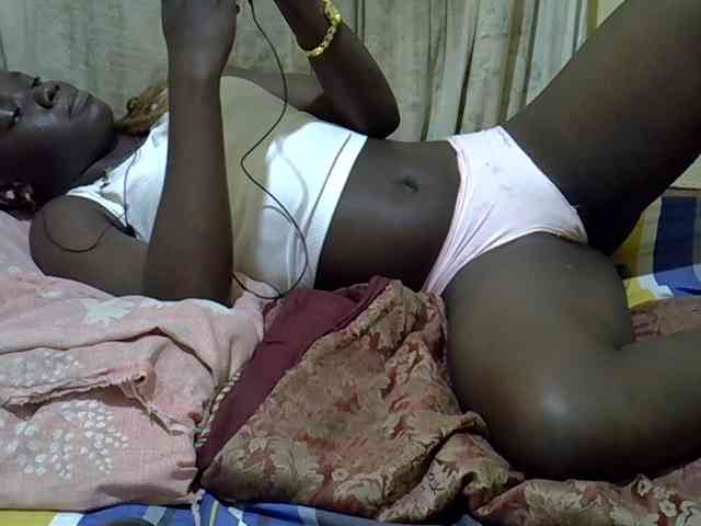 black-beauty webcam