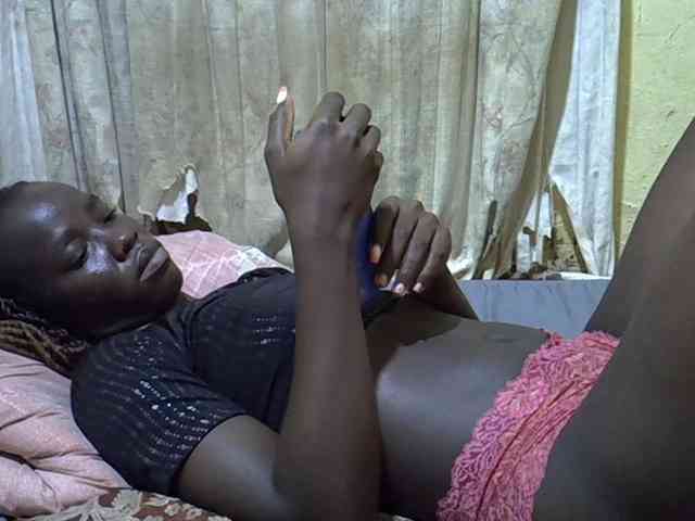 black-beauty webcam