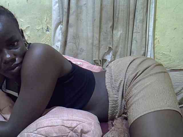 black-beauty webcam