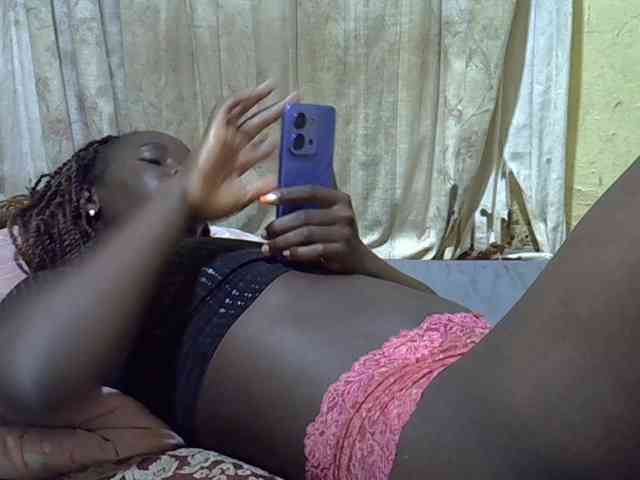 black-beauty webcam
