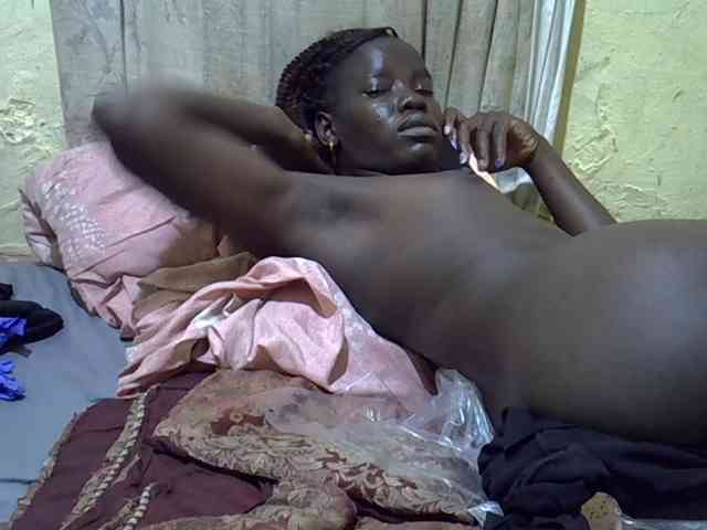 black-beauty webcam