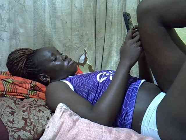 black-beauty webcam