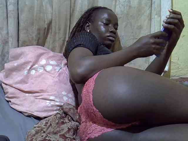 black-beauty webcam