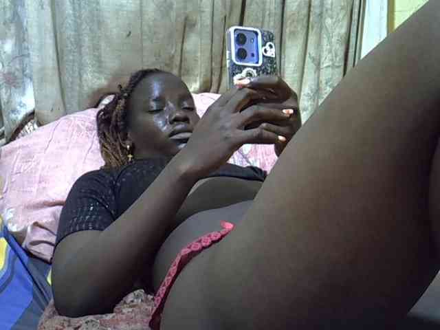 black-beauty webcam