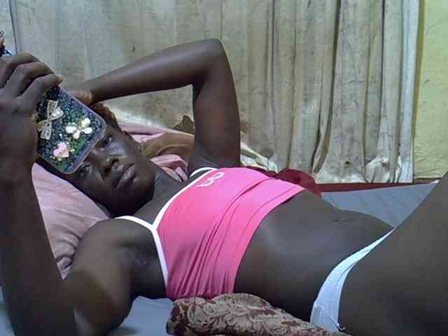 black-beauty webcam