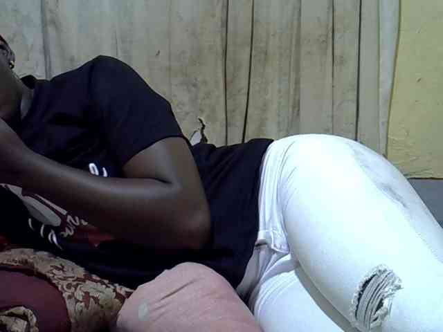 black-beauty webcam