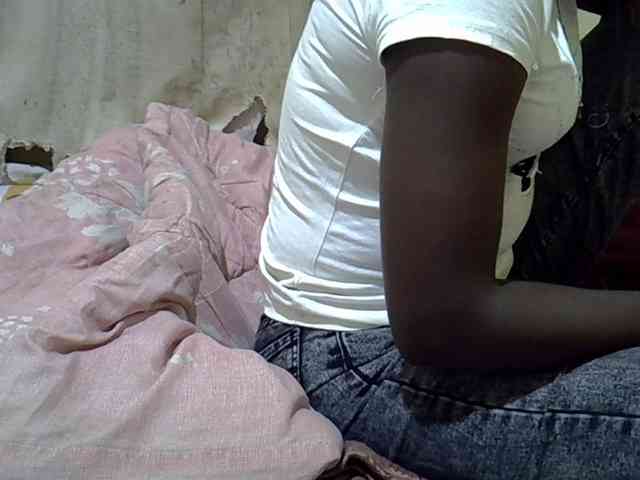 black-beauty webcam
