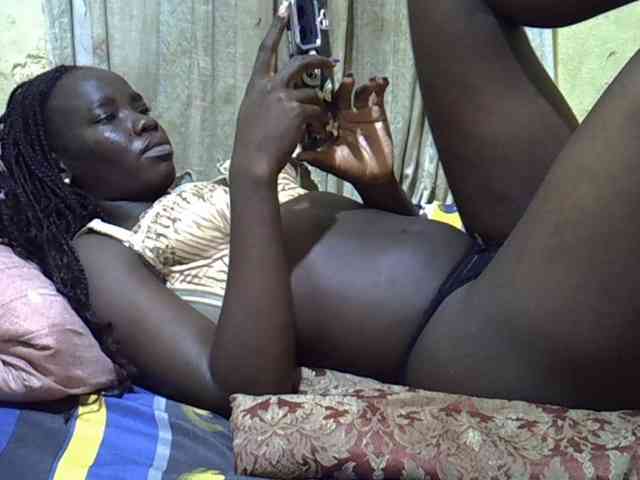 black-beauty webcam