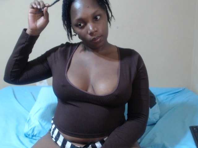 Karishma — live female cam