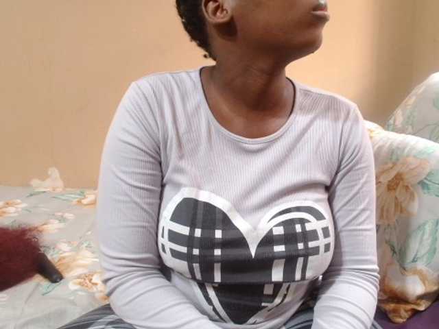 Karishma live cam on BongaCams