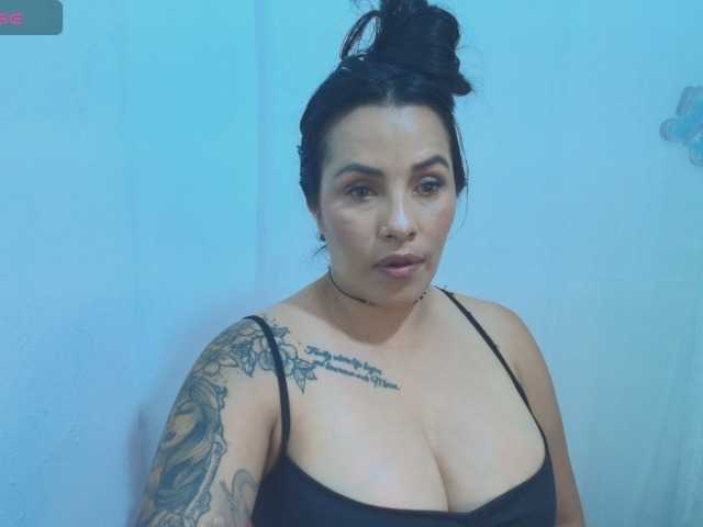 ashleyxx20 live cam on BongaCams