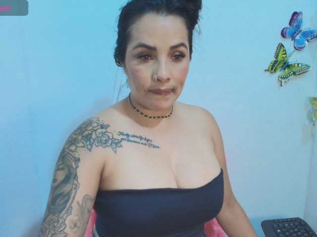 ashleyxx20 live cam on BongaCams