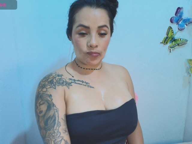ashleyxx20 live cam on BongaCams